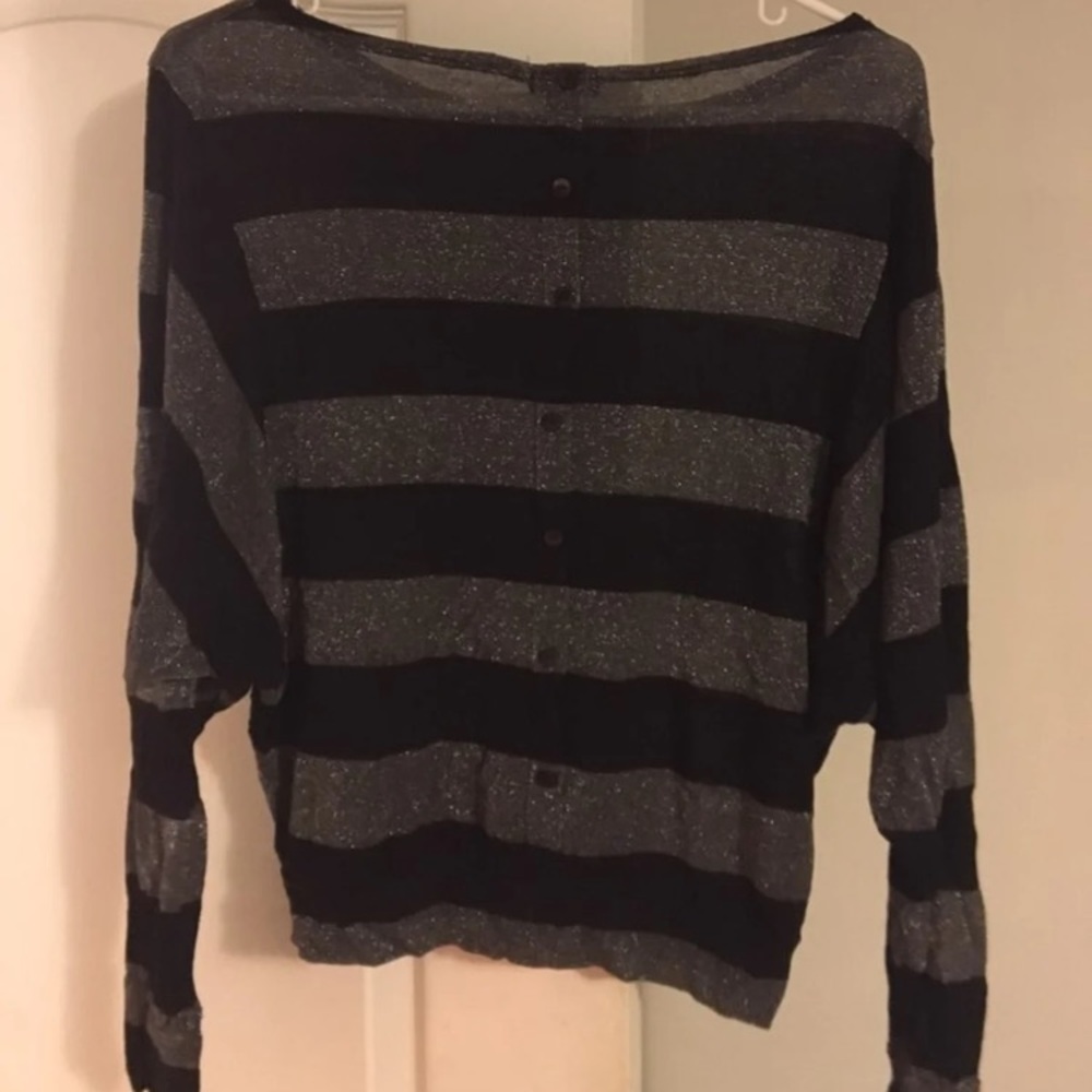 Sweater - Picture 5 of 6